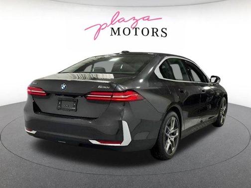 Dark Graphite Metallic 2026 BMW 530 i xDrive