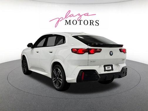 Alpine White 2026 BMW X2 xDrive28i