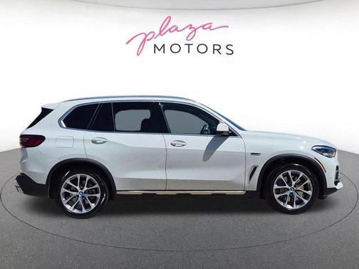 Alpine White 2022 BMW X5 PHEV xDrive45e