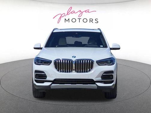 Alpine White 2022 BMW X5 PHEV xDrive45e