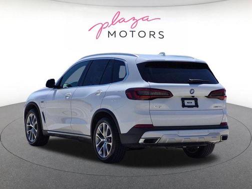 Alpine White 2022 BMW X5 PHEV xDrive45e