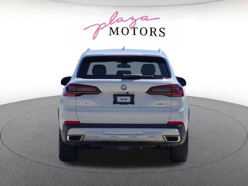 Alpine White 2022 BMW X5 PHEV xDrive45e