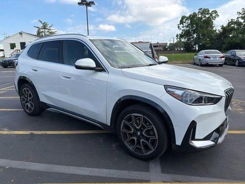Alpine White 2025 BMW X1 xDrive28i
