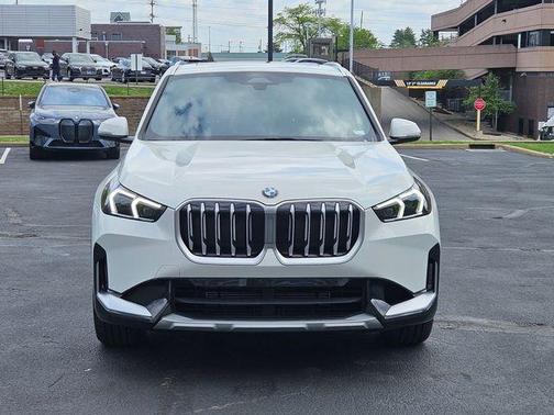 Alpine White 2025 BMW X1 xDrive28i