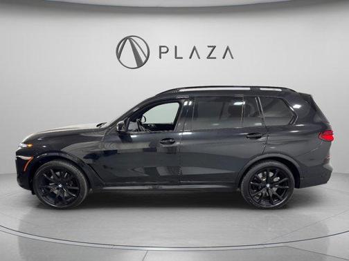 2024 BMW X7 M60i