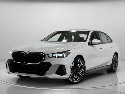 Mineral White Metallic 2026 BMW i5 xDrive40