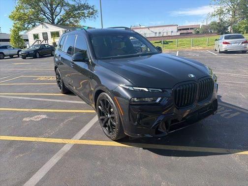 Black Sapphire Metallic 2024 BMW X7 xDrive40i