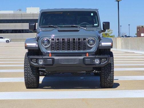 Anvil Clearcoat 2025 Jeep Gladiator Mojave