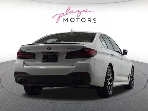 Alpine White 2023 BMW 540 i xDrive