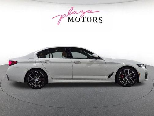 Alpine White 2023 BMW 540 i xDrive