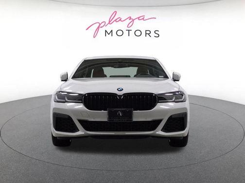 Alpine White 2023 BMW 540 i xDrive