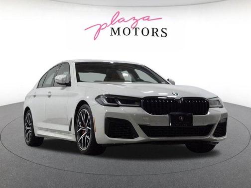 Alpine White 2023 BMW 540 i xDrive