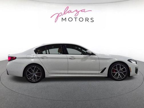 Alpine White 2023 BMW 540 i xDrive