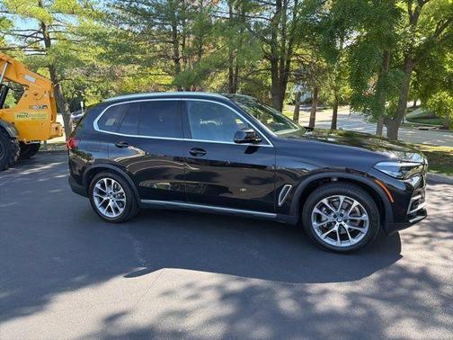 Black Sapphire Metallic 2023 BMW X5 xDrive40i