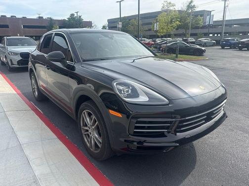 Jet Black Metallic 2019 Porsche Cayenne Base
