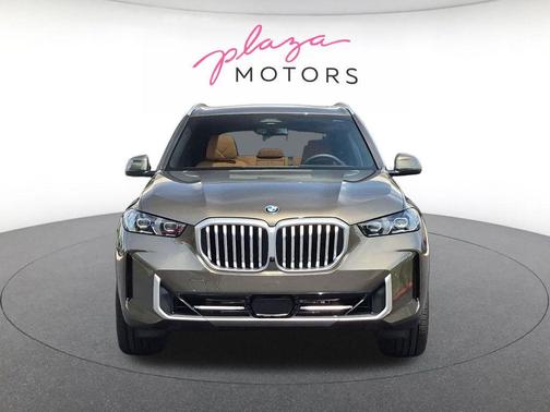Manhattan Green Metallic 2026 BMW X5 xDrive40i