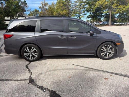 Modern Steel Metallic 2022 Honda Odyssey Touring