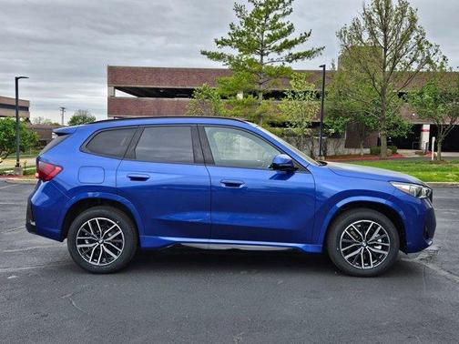 Portimao Blue Metallic 2026 BMW X1 xDrive28i