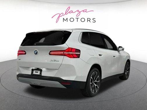 Mineral White Metallic 2026 BMW X3 30 xDrive