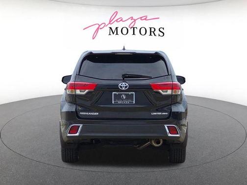 Midnight Black Metallic 2018 Toyota Highlander Limited Platinum
