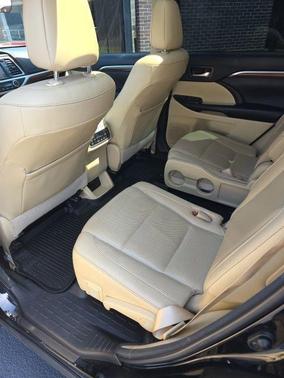 Midnight Black Metallic 2018 Toyota Highlander Limited Platinum
