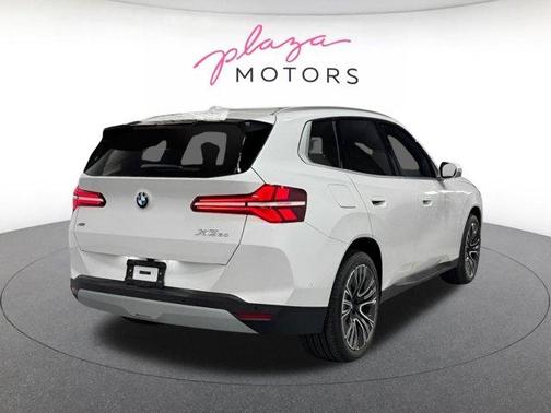 Mineral White Metallic 2026 BMW X3 30 xDrive