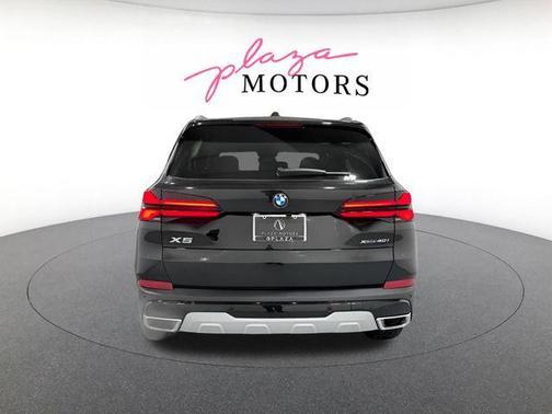 Black Sapphire Metallic 2026 BMW X5 xDrive40i