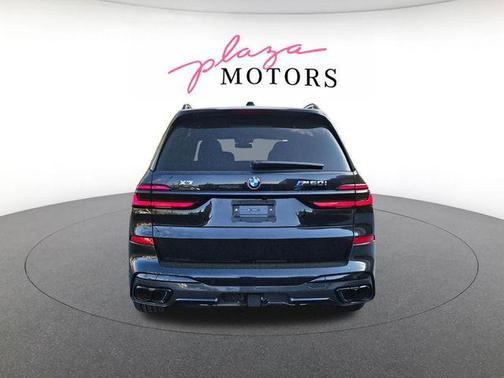 Black Sapphire Metallic 2026 BMW X7 M60i