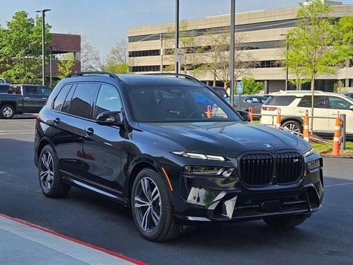 Black Sapphire Metallic 2026 BMW X7 M60i