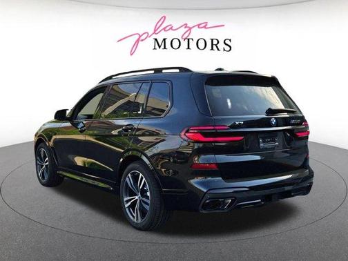 Black Sapphire Metallic 2026 BMW X7 M60i