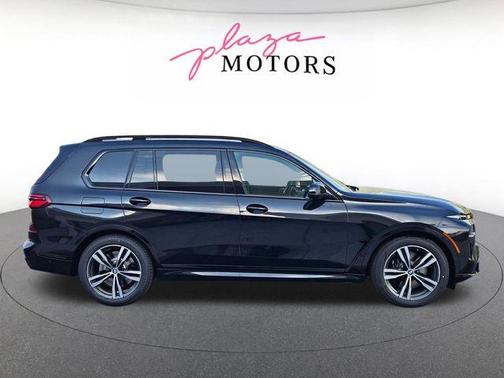 Black Sapphire Metallic 2026 BMW X7 M60i