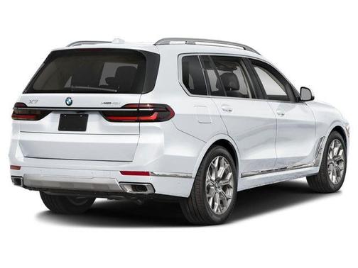 Mineral White Metallic 2026 BMW X7 xDrive40i