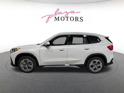 Mineral White Metallic 2026 BMW X1 xDrive28i