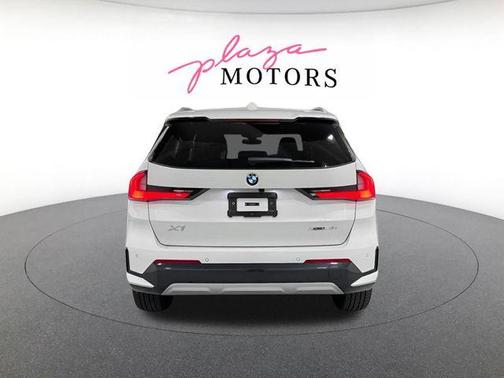 Mineral White Metallic 2026 BMW X1 xDrive28i