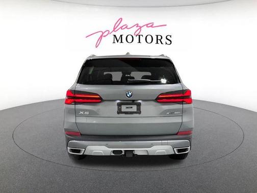 Gray Metallic 2026 BMW X5 xDrive40i