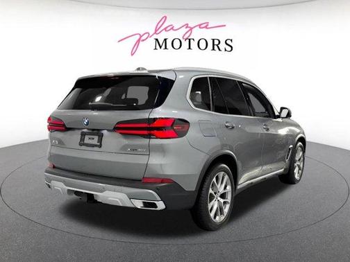 Gray Metallic 2026 BMW X5 xDrive40i