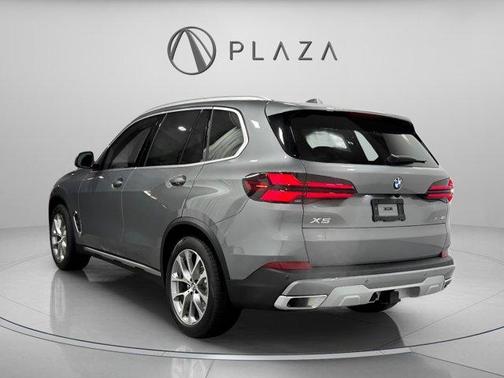 Gray Metallic 2026 BMW X5 xDrive40i