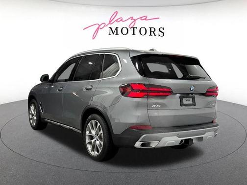 Gray Metallic 2026 BMW X5 xDrive40i