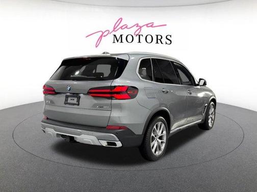 Gray Metallic 2026 BMW X5 xDrive40i