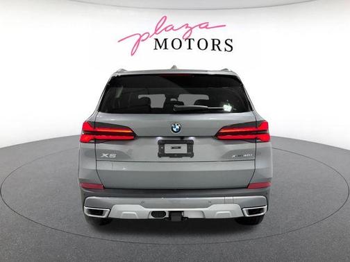 Gray Metallic 2026 BMW X5 xDrive40i