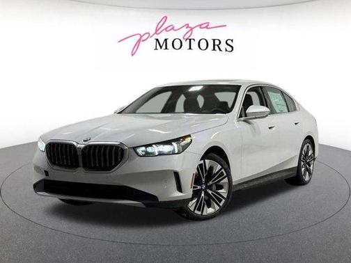 Mineral White Metallic 2026 BMW 530 i xDrive