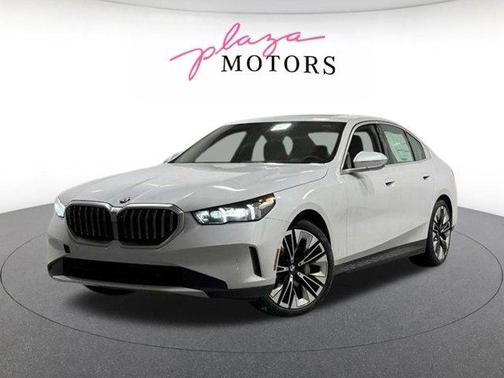 Mineral White Metallic 2026 BMW 530 i xDrive