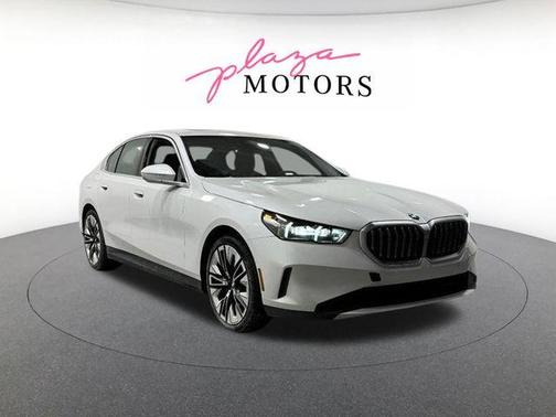 Mineral White Metallic 2026 BMW 530 i xDrive