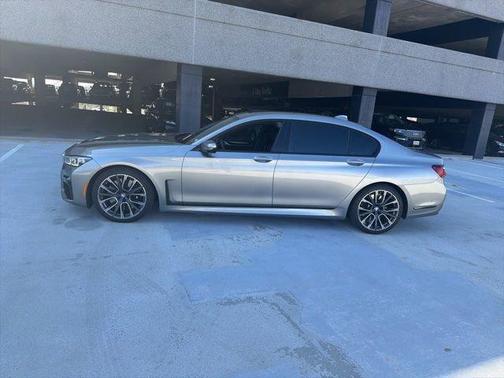2022 BMW 750 i xDrive