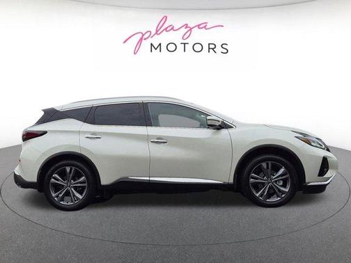 White 2024 Nissan Murano Platinum