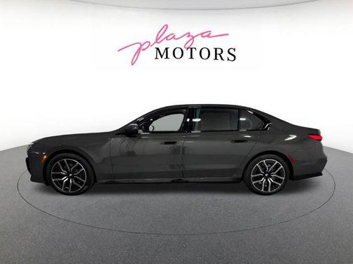 2026 BMW 740 i xDrive