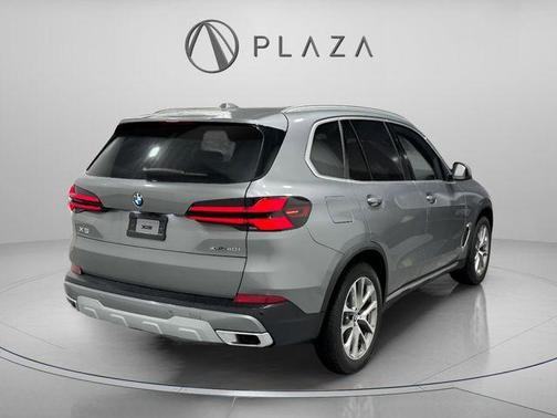Gray Metallic 2026 BMW X5 xDrive40i