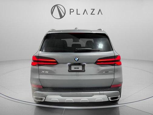 Gray Metallic 2026 BMW X5 xDrive40i