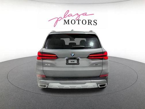 Gray Metallic 2026 BMW X5 xDrive40i