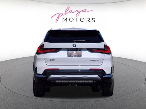 Mineral White Metallic 2026 BMW X1 xDrive28i